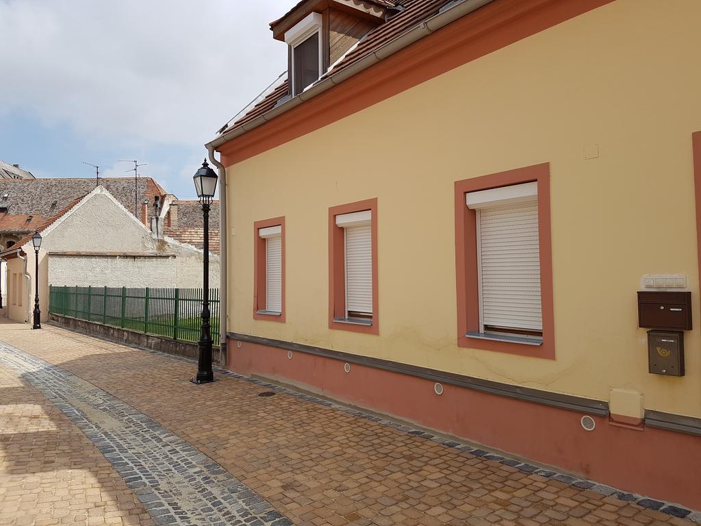Apartman Kaszas Central Mosonmagyarovar Bagian luar foto