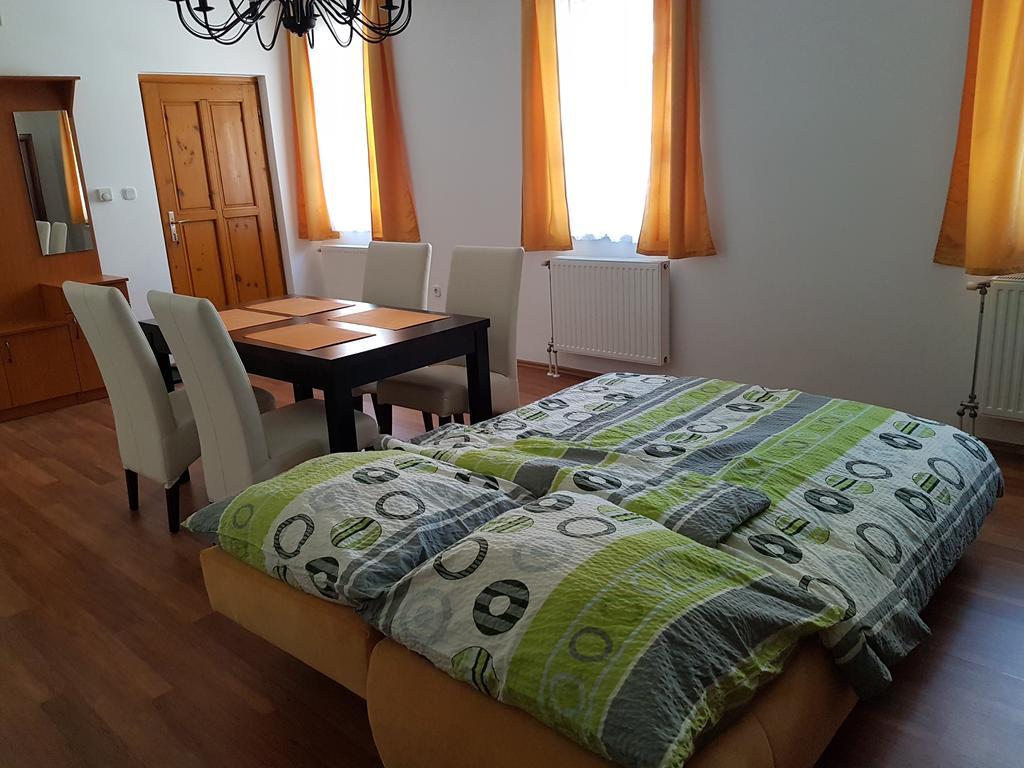 Apartman Kaszas Central Mosonmagyarovar Bagian luar foto